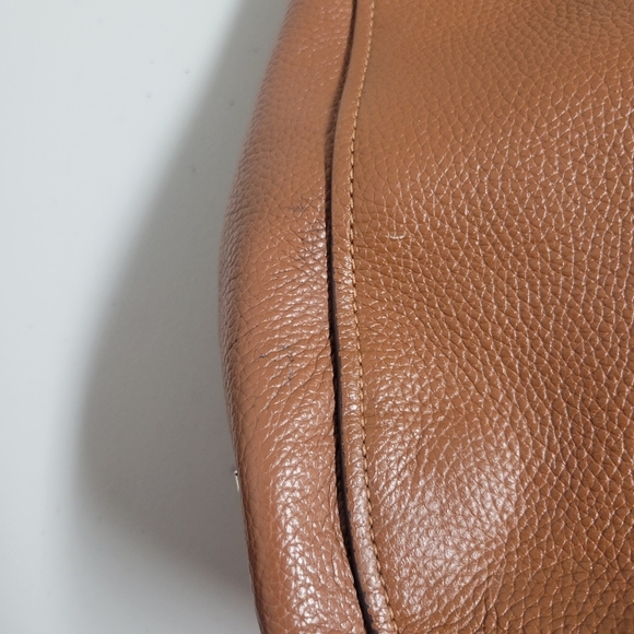 Coach Turnlock Pebbled Leather Hobo Bag. - Picture 15 of 16